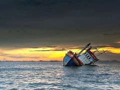 Arti Mimpi Jalan Di Tengah Laut